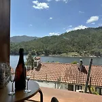 Casa Do Bairro Da Veiga