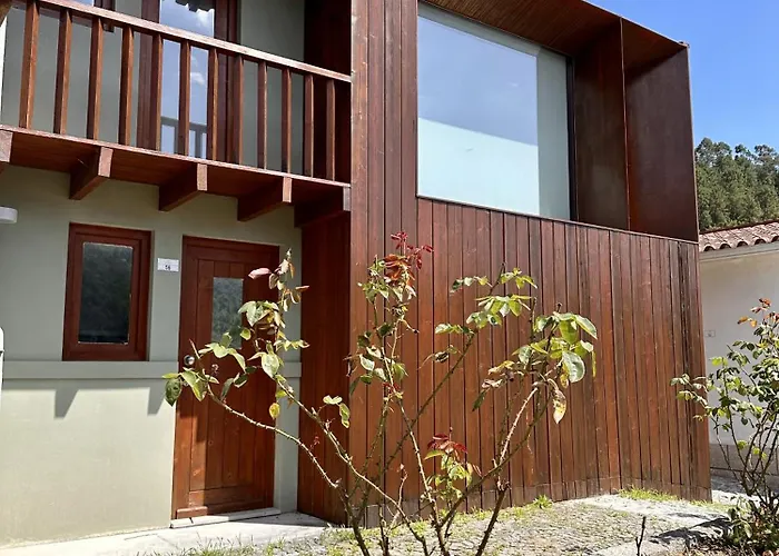 Casa Do Bairro Da Veiga Pereiro (Braga)